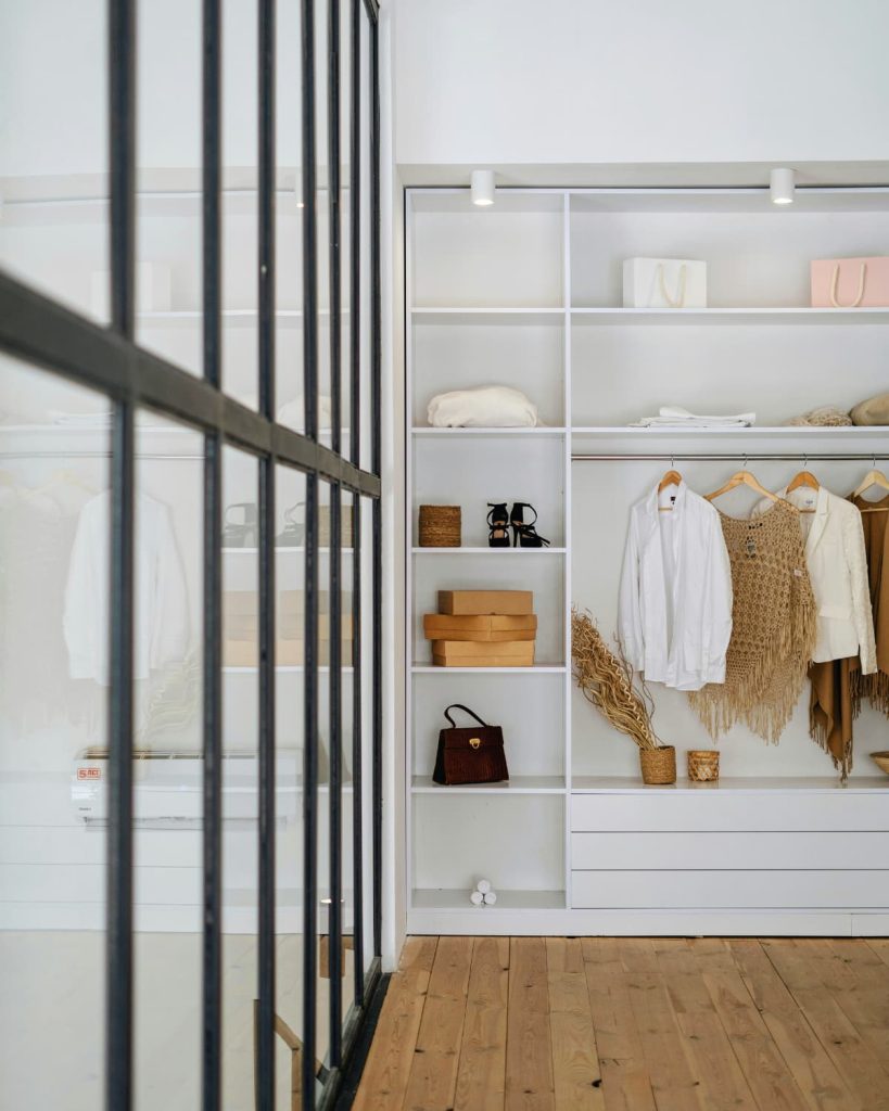 standard bedroom closet dimensions